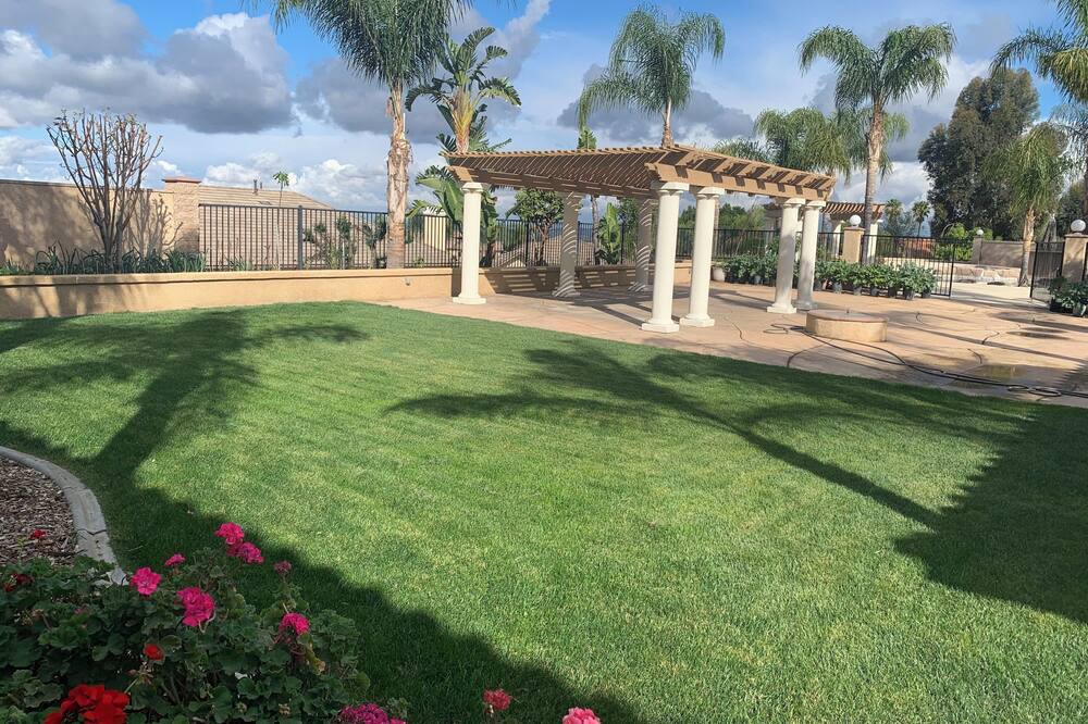 Photo of Outdoor in Alessandro Heights