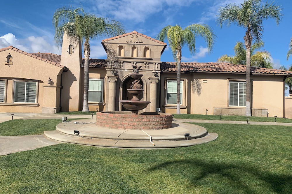 Photo of Outdoor in Alessandro Heights