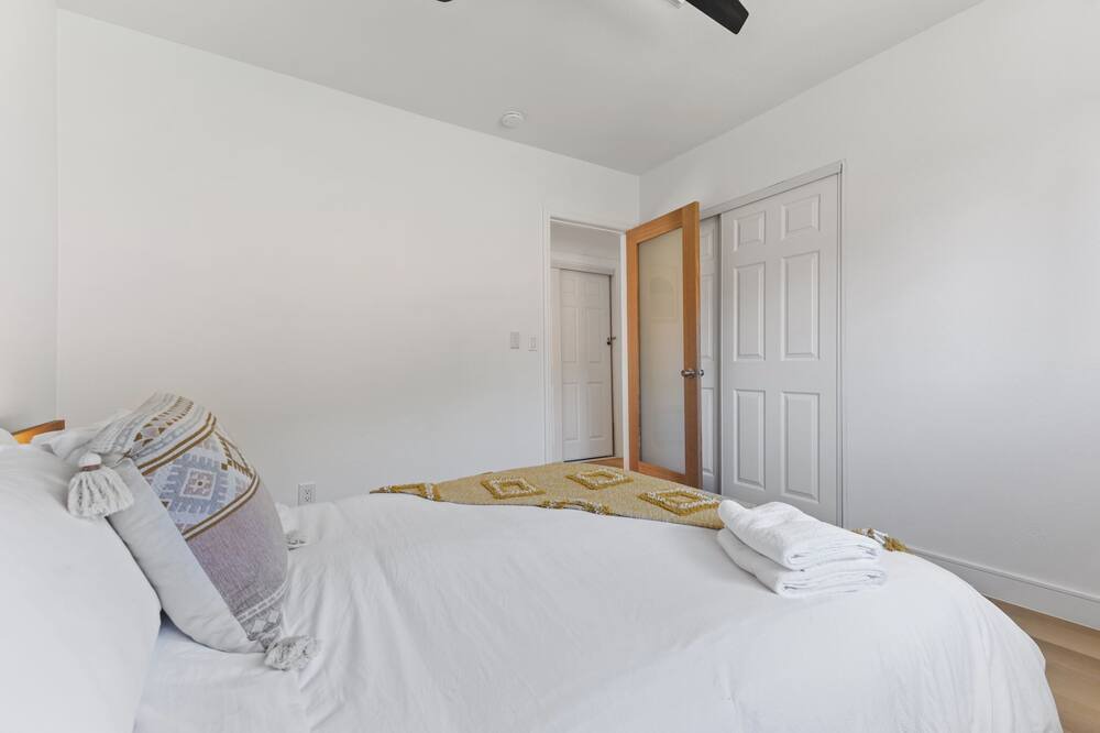Photo of Bedroom in North Tustin