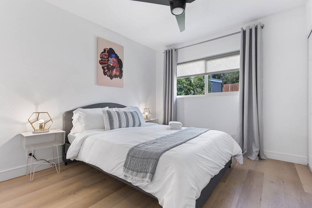Photo of Bedroom in North Tustin