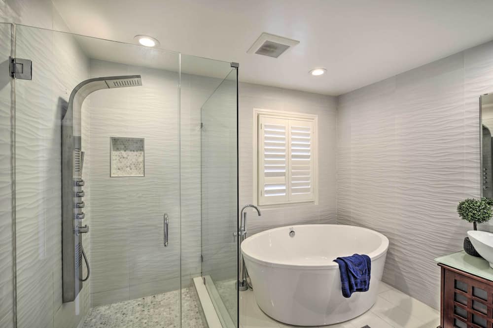 Photo of Bathroom in Evergreen