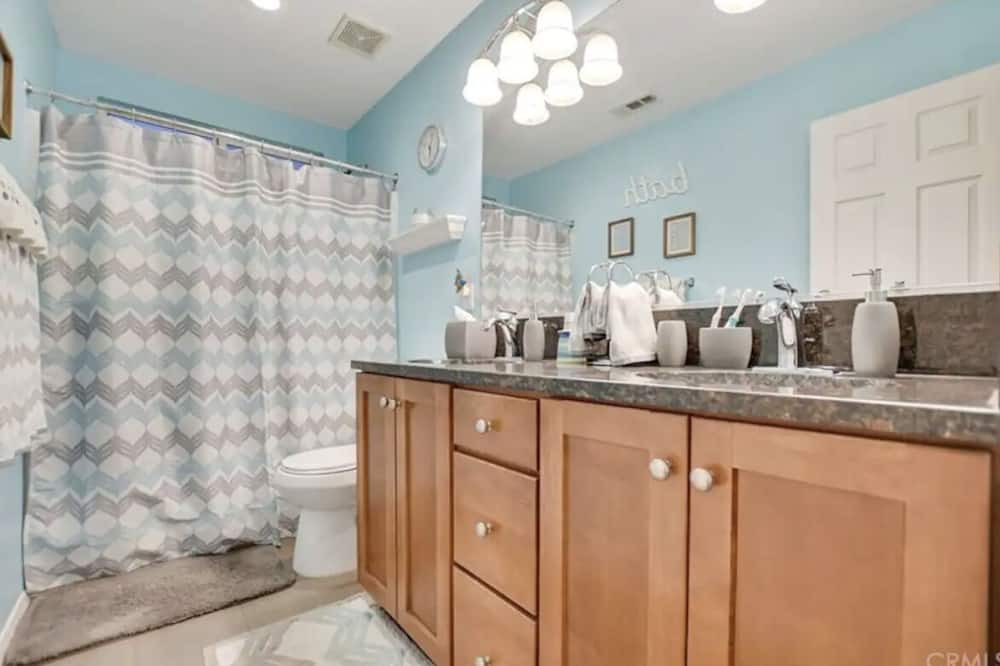 Photo of Bathroom in Jurupa Valley