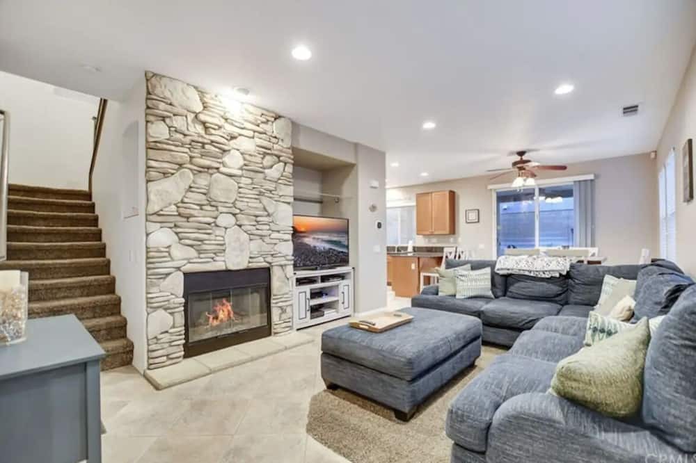Photo of Livingroom in Jurupa Valley
