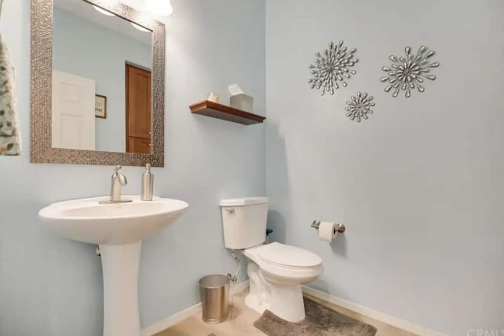 Photo of Bathroom in Jurupa Valley