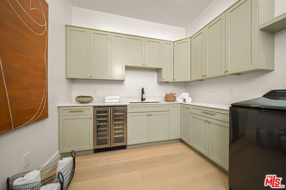 Photo of Kitchen in Beachwood Canyon