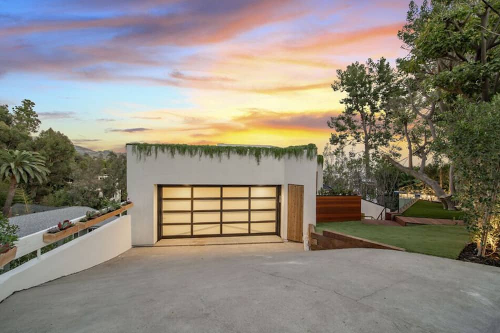 Photo of Outdoor in Beachwood Canyon