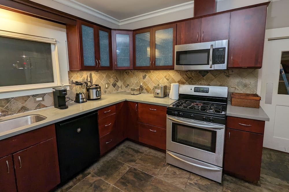 Photo of Kitchen in Southwest Berkeley