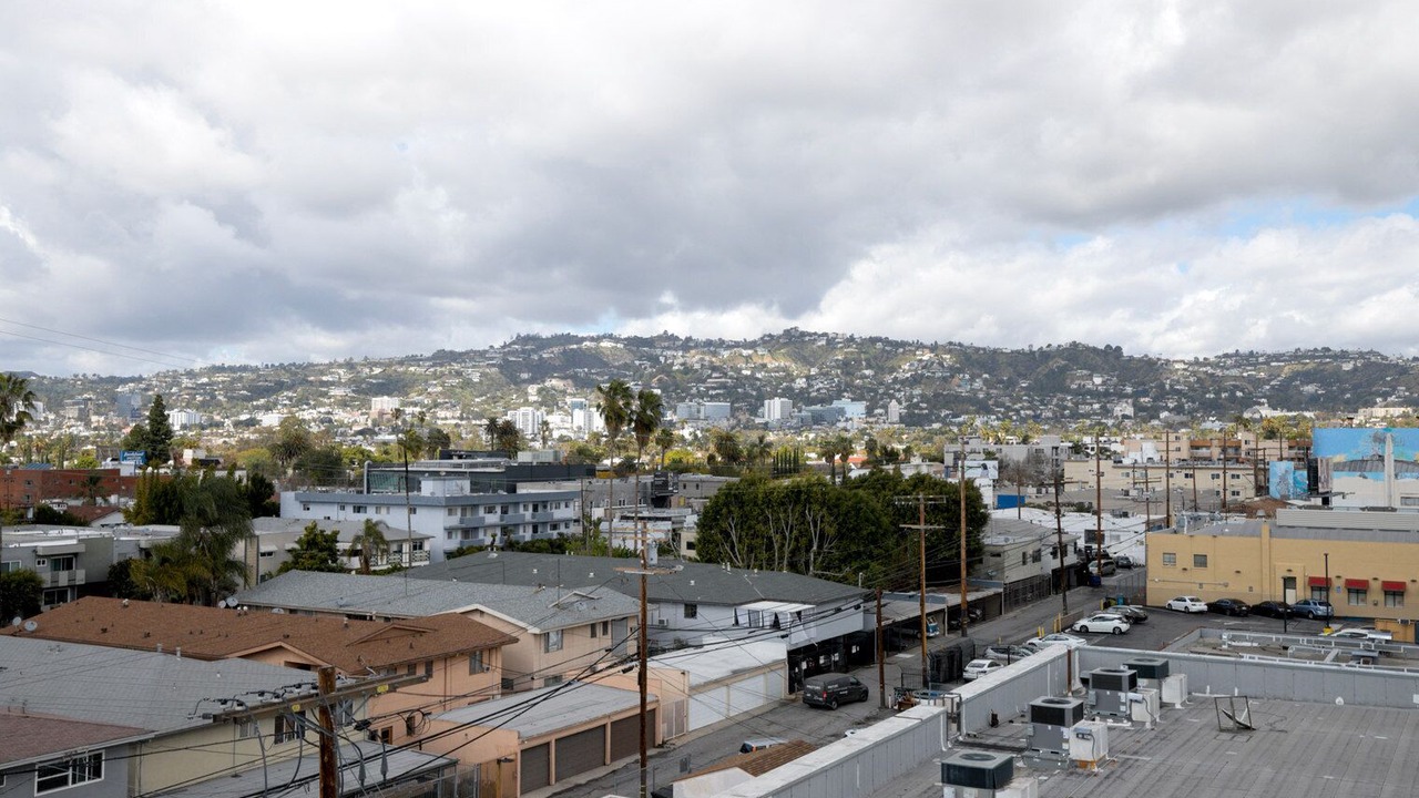 Photo of Others in La Brea