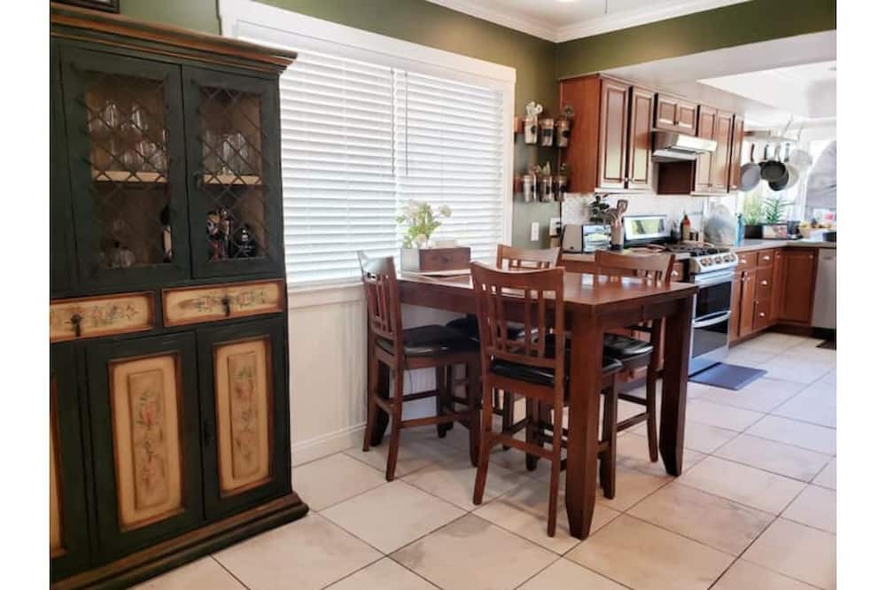 Photo of Kitchen in Canyon Country