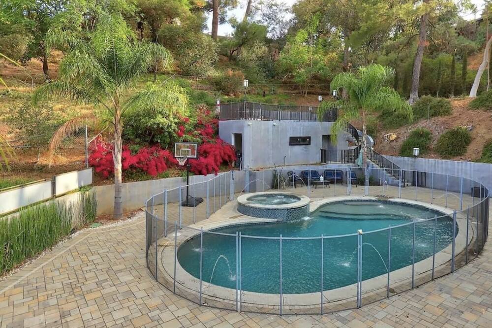 Photo of Outdoor in Chevy Chase