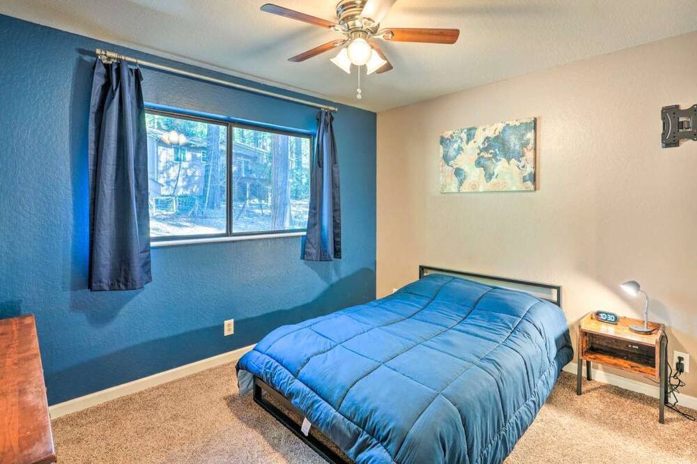 Photo of Bedroom in Pollock Pines
