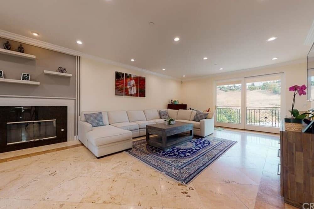 Photo of Livingroom in Eagle Rock