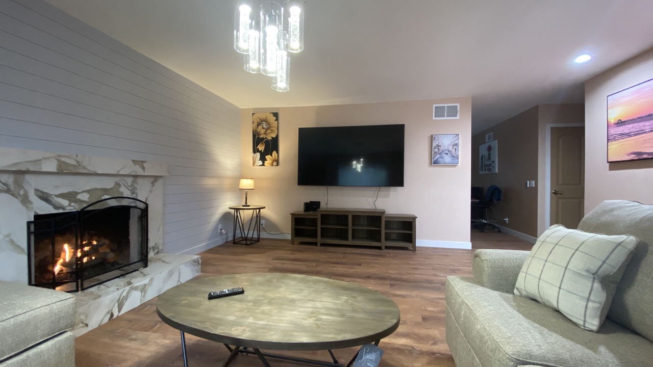 Photo of Livingroom in East Grove
