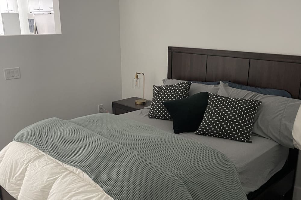 Photo of Bedroom in Monterey Park