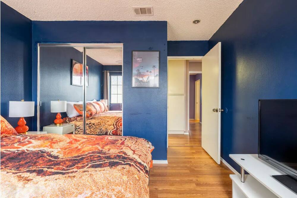 Photo of Bedroom in Sylmar