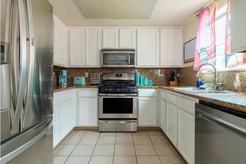 Photo of Kitchen in Sylmar