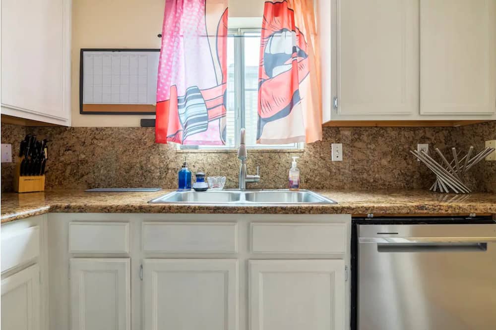 Photo of Kitchen in Sylmar