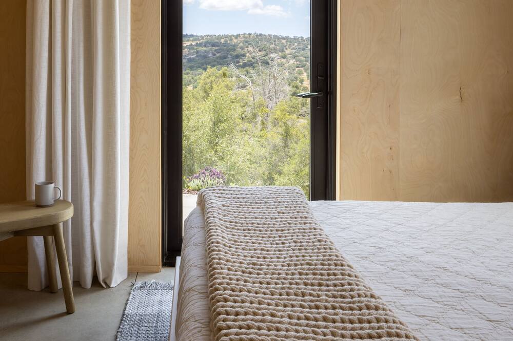 Photo of Bedroom in Yosemite Lakes