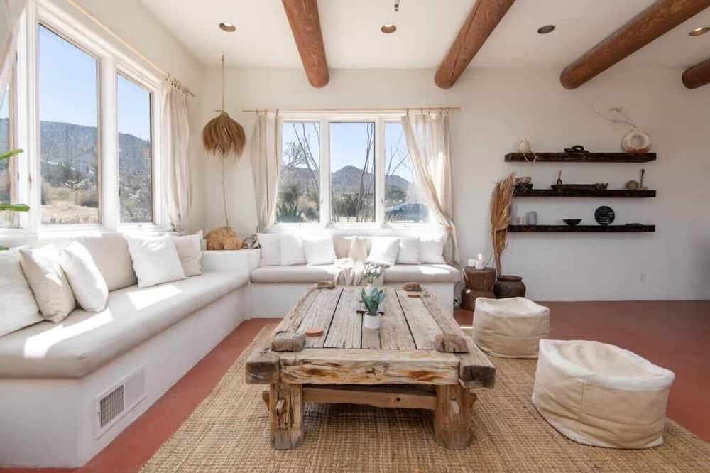 Photo of Livingroom in Joshua Tree Highlands