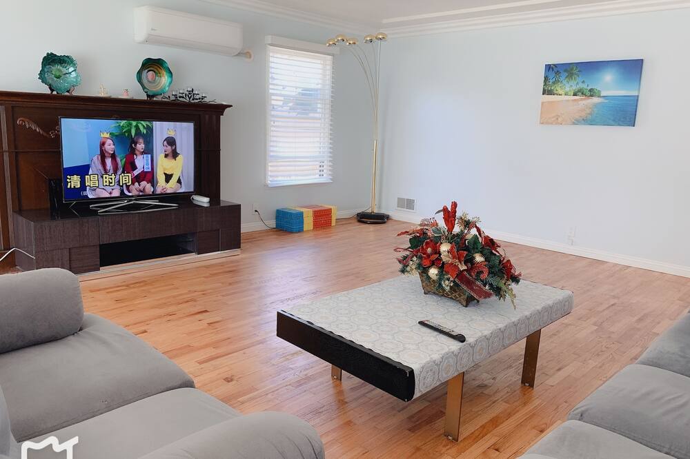 Photo of Livingroom in Arcadia