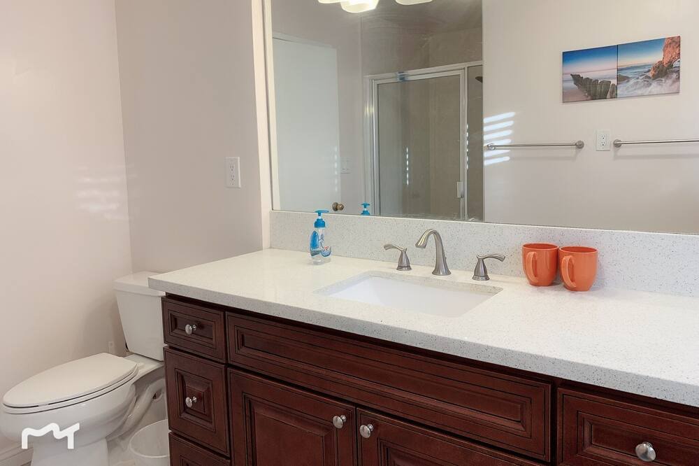 Photo of Bathroom in Arcadia