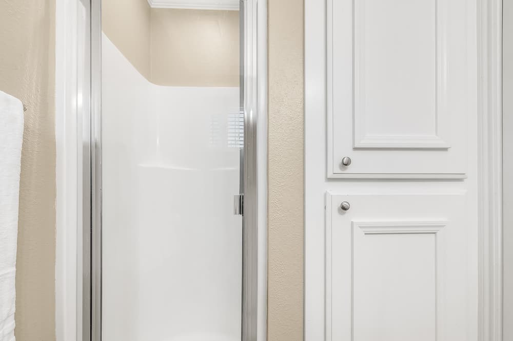 Photo of Bathroom in Lemoore