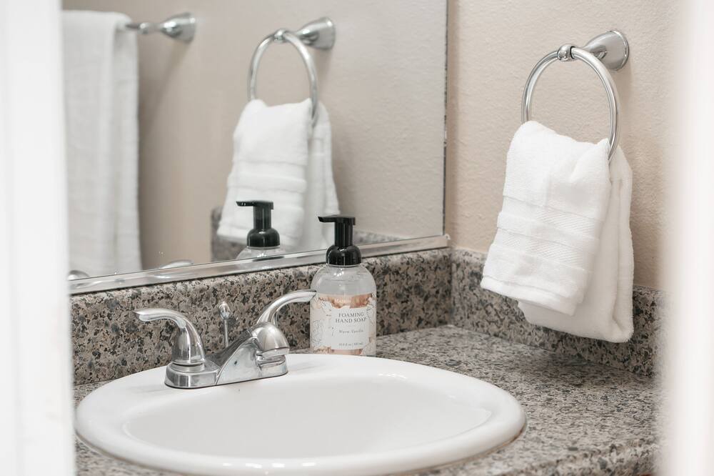 Photo of Bathroom in Lemoore