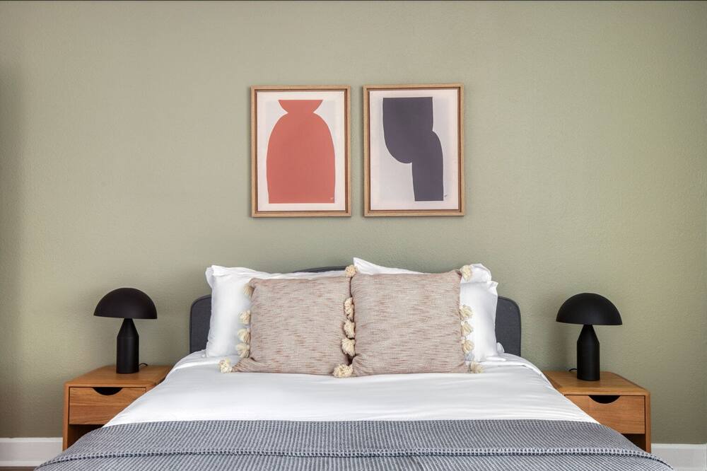 Photo of Bedroom in Los Feliz