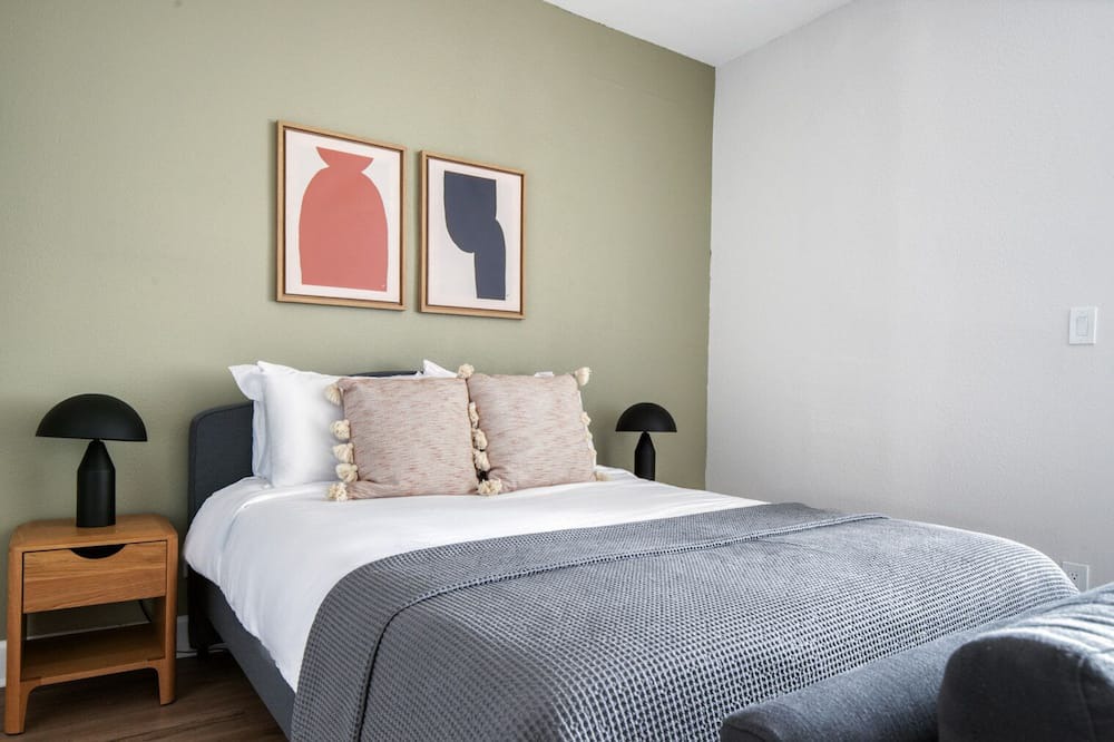 Photo of Bedroom in Los Feliz