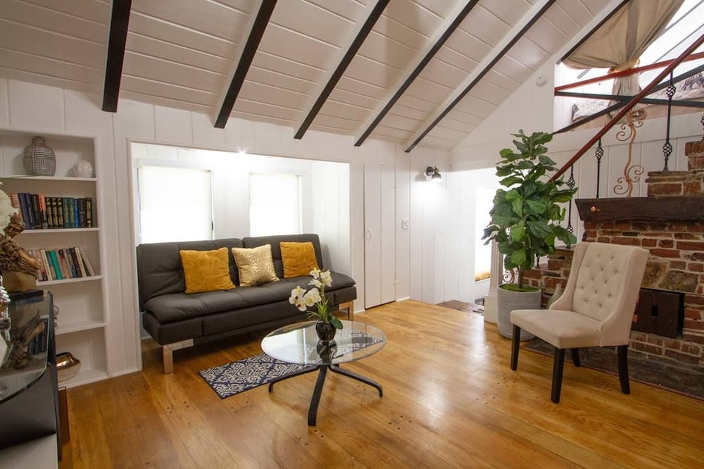 Photo of Livingroom in North Hollywood