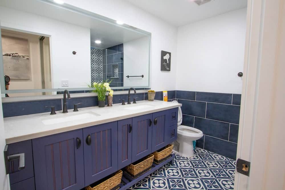 Photo of Bathroom in North Hollywood