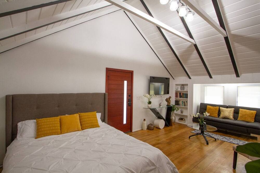 Photo of Bedroom in North Hollywood
