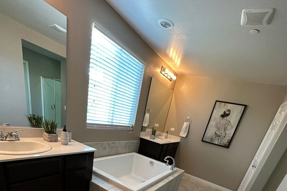 Photo of Bathroom in Menifee