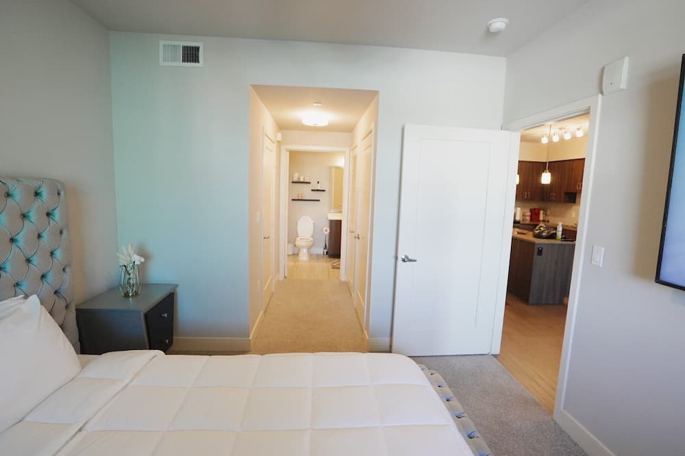 Photo of Bedroom in Warner Center