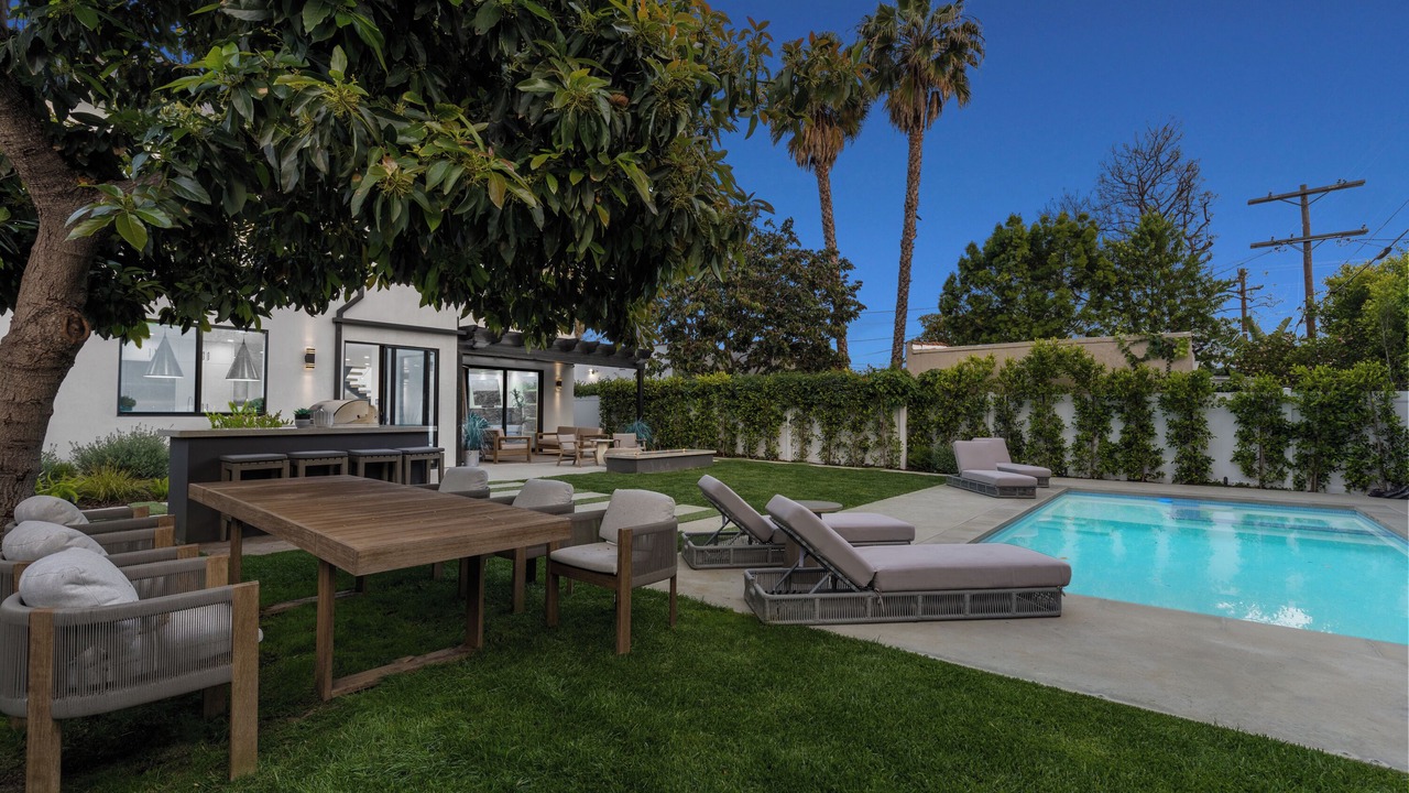 Photo of Outdoor in Melrose