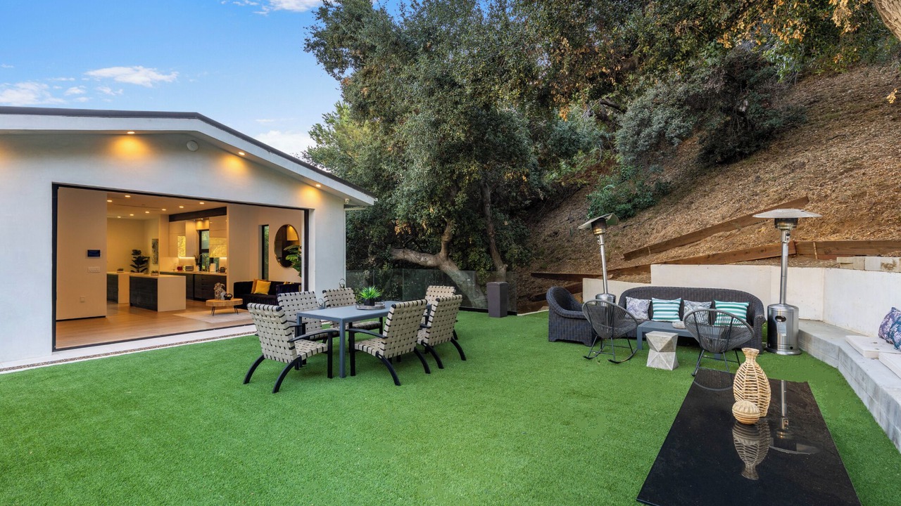 Photo of Outdoor in Laurel Canyon