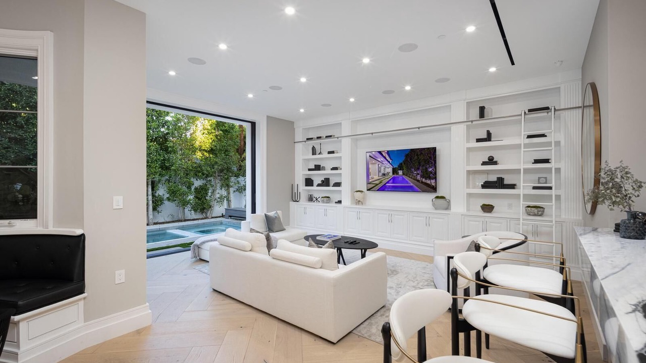 Photo of Outdoor in Melrose