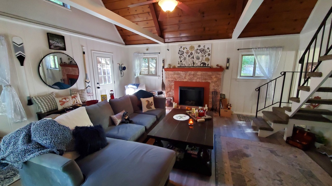 Photo of Livingroom in Cedar Glen