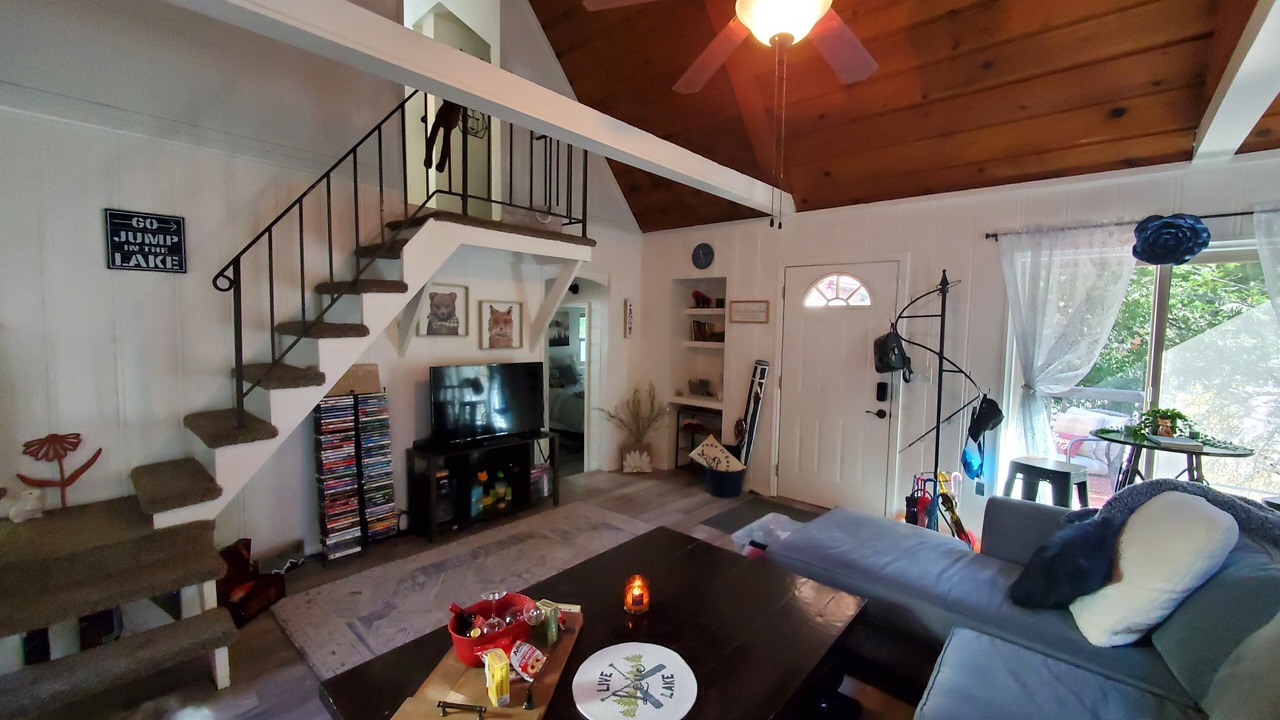 Photo of Livingroom in Cedar Glen
