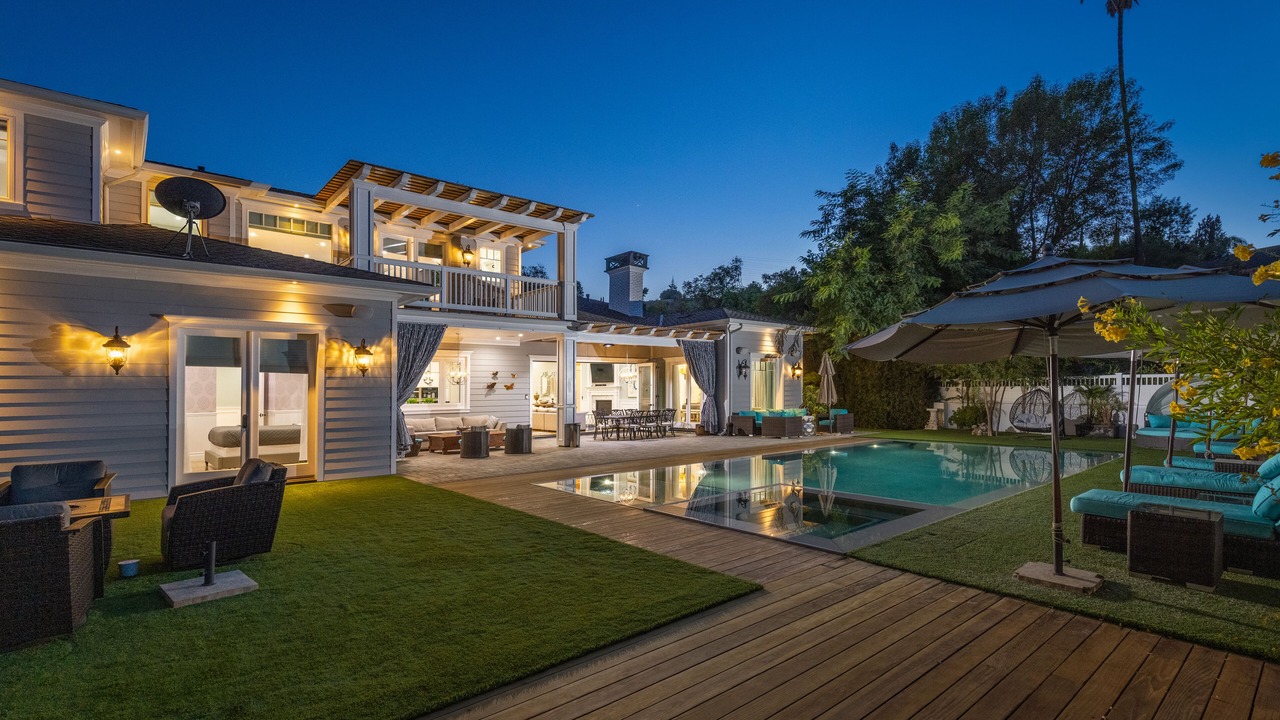 Photo of Outdoor in Tarzana