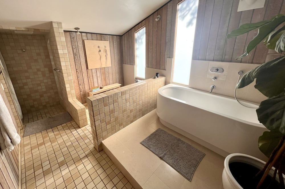 Photo of Bathroom in Mission Hills