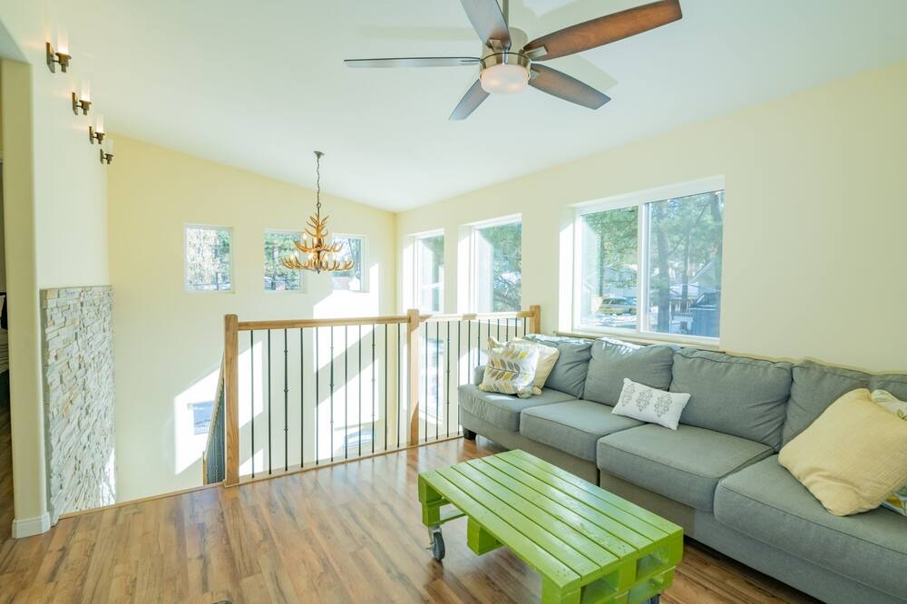 Photo of Livingroom in Patton