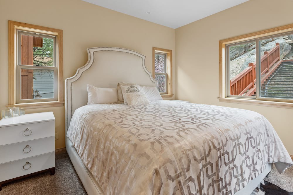 Photo of Bedroom in Boulder Bay