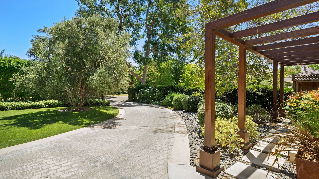 Photo of Outdoor in Northridge
