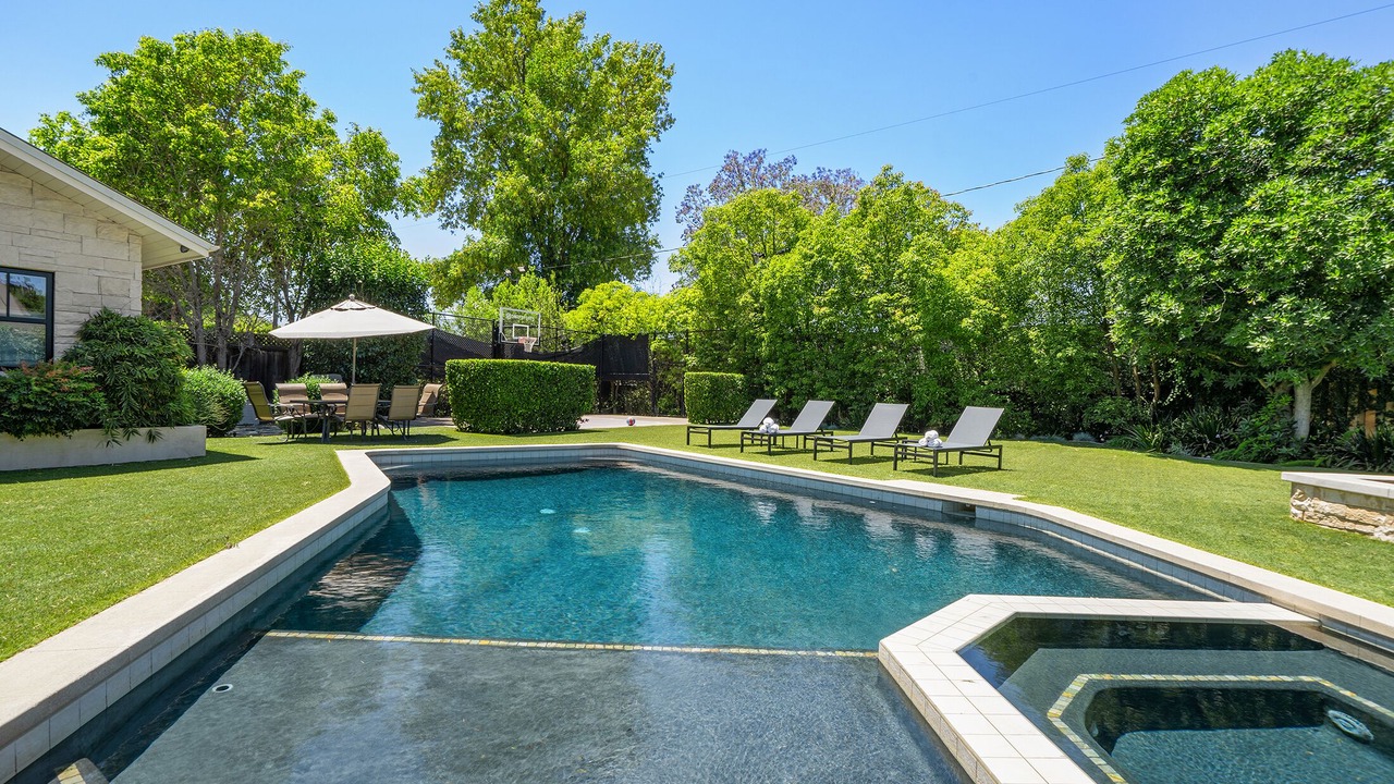 Photo of Outdoor in Northridge