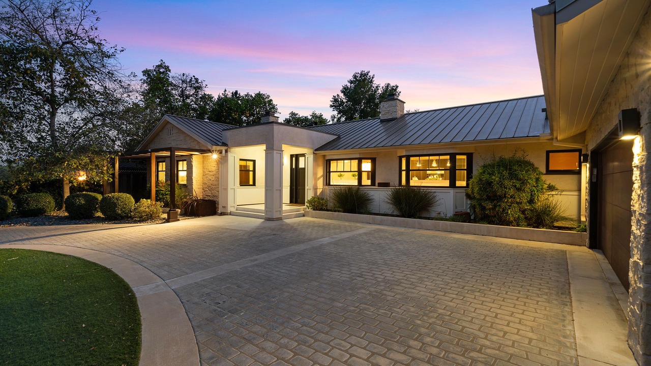 Photo of Outdoor in Northridge