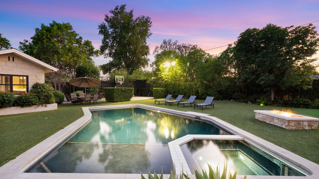 Photo of Outdoor in Northridge