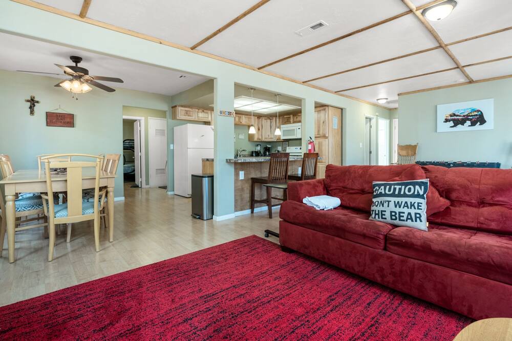 Photo of Livingroom in Big Bear City