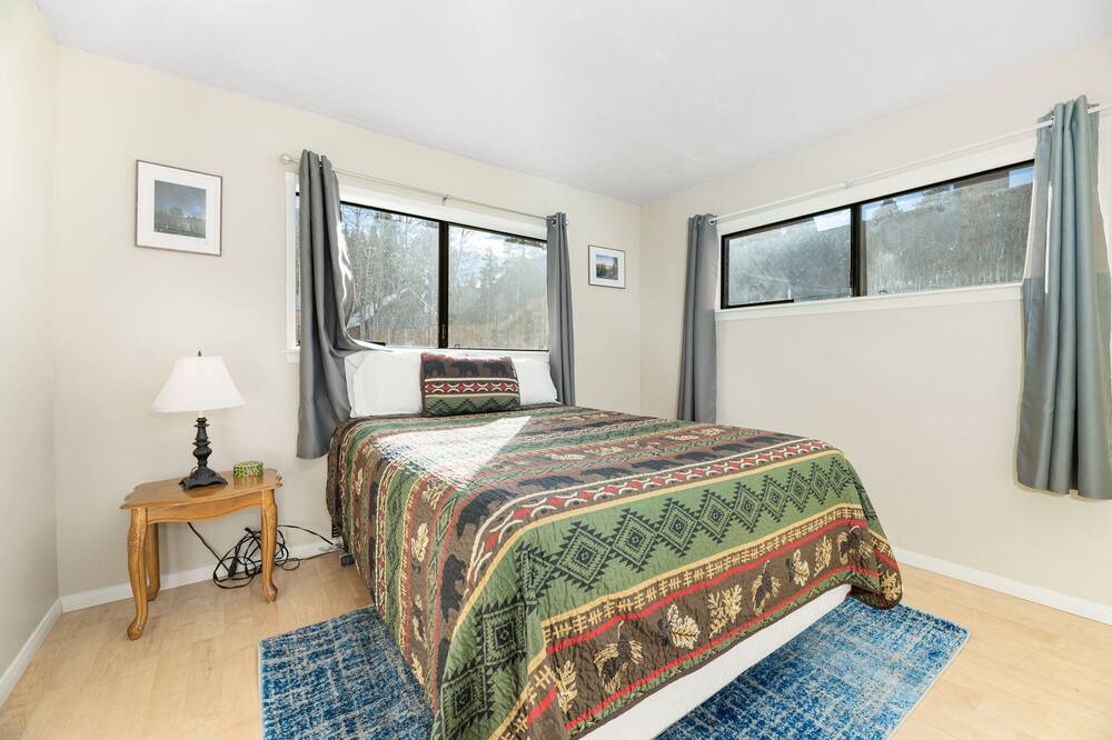 Photo of Bedroom in Big Bear City