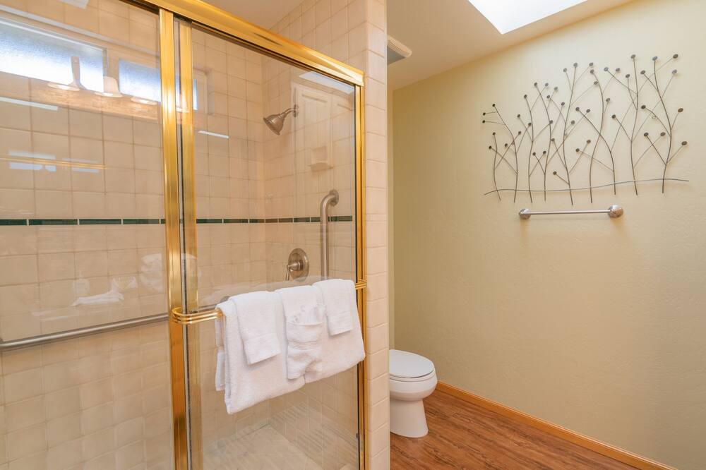 Photo of Bathroom in Eagle Mountain Estates